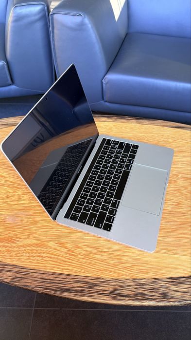 MacBook Pro 13” 2019 A2159 i5 128GB Silver | Touch Bar Идеал