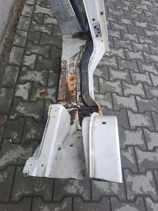 ćwiartka Bok słupek próg Prawy Kabiny Volvo FL 6 00-06