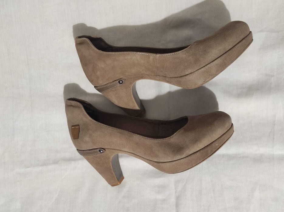 Sapatos da marca Cubanas