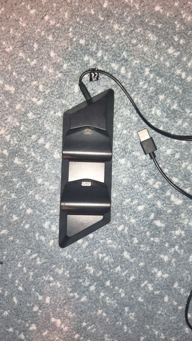 Comando PS4 avariado + Base carregamento + 2 jogos + carregador