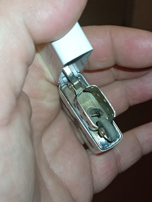 Isqueiro a Gasolina Hércules de Avião Antigo