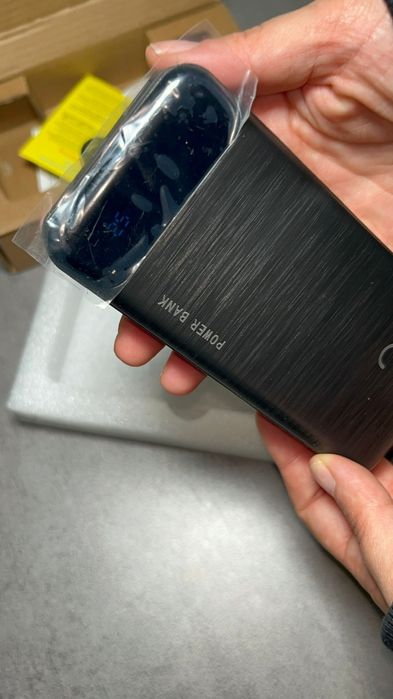 Bateria com capacidade de 20000mha composta por carbono