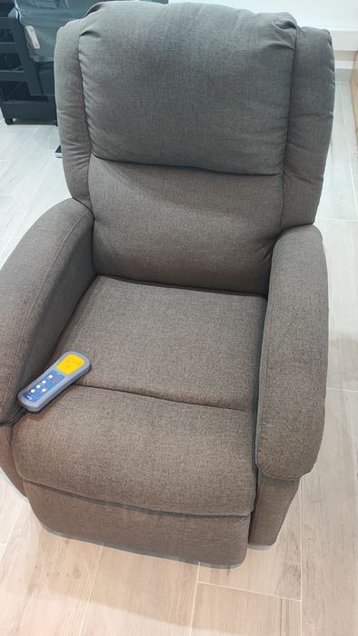 Sofá com massagem e reclinável