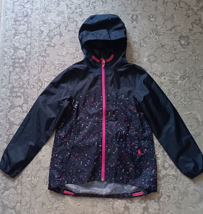 Kurtka przeciwdeszczowa dziewczęca Quechua rozmiar 141-148 cm