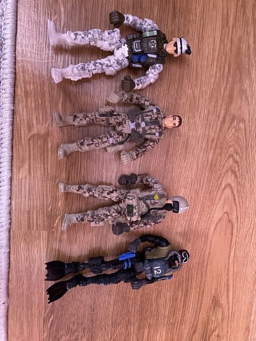 Солдатики іграшкові