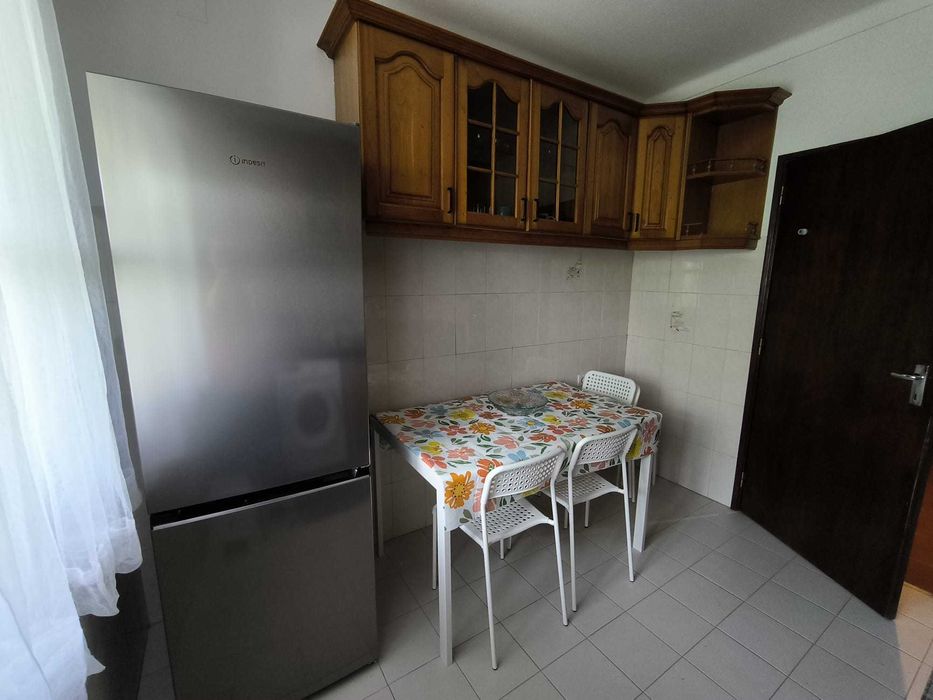 Aluga-se quarto no bairro das Corunheiras