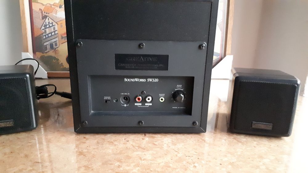 Colunas Cambridge Soundworks SW320 2.1 (excelente definição sonora)