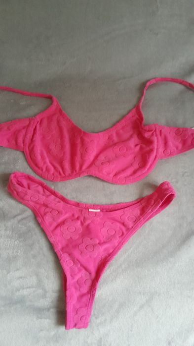 Розовый купальник