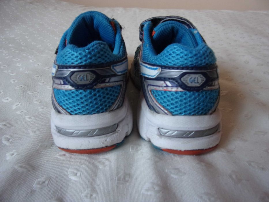 Przewiewne buty sportowe chłopiec 33