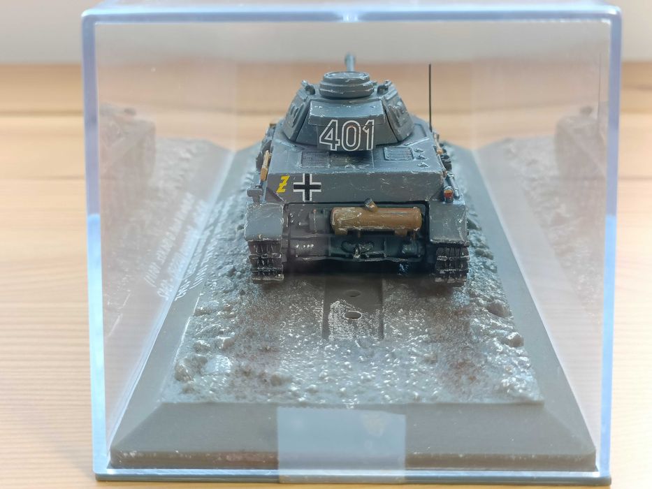 Modelo Pz Kpfw VI Ausf.G 1/72