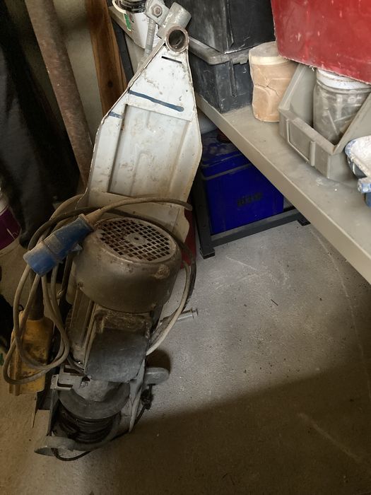 Guincho com prumo de metal URGENTE