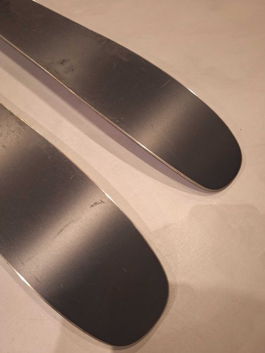 Skis Salomon QST 85