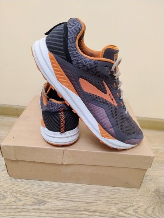 Brooks 48 розміру, 32 см, оригінал кросівки