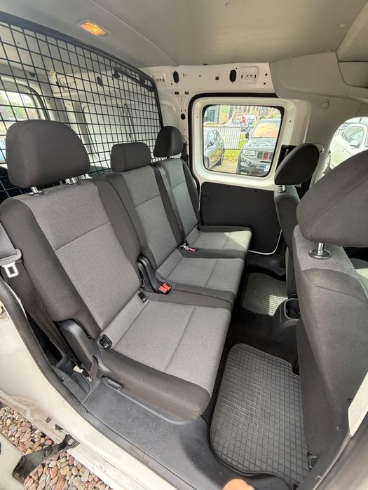 VW CADDY maxi  5-osobowy salon polska