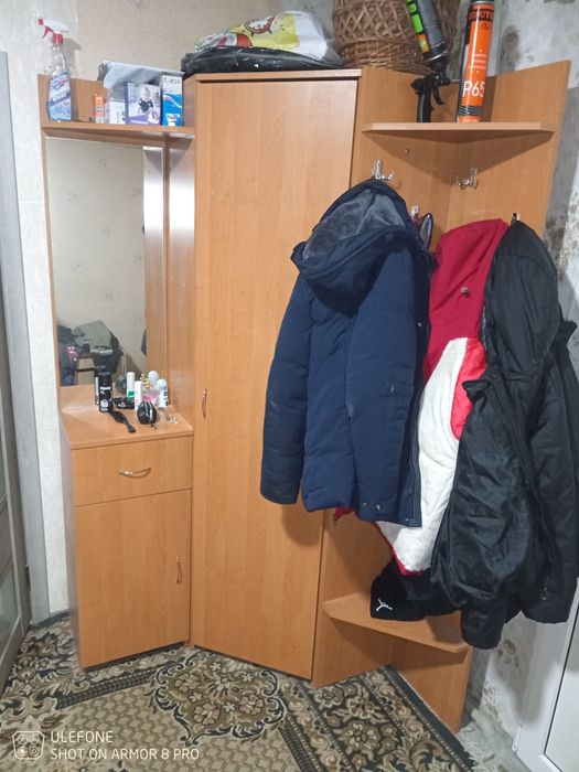 Продам Шкаф в прихожую