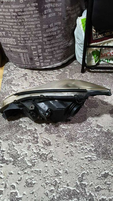 Продам правую фару Mitsubishi Lancer 9