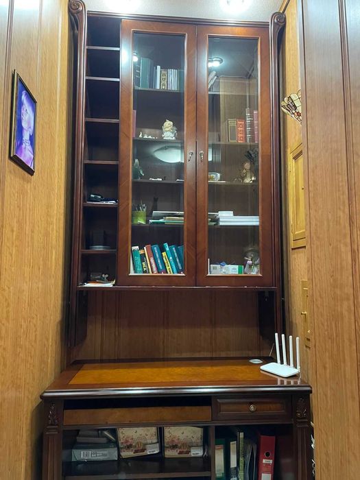 Продам секцію з бібліотечного кабінету Книжкова шафа + письмовий стіл