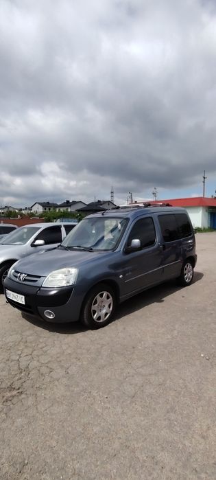 Продам авто Пежо партнер