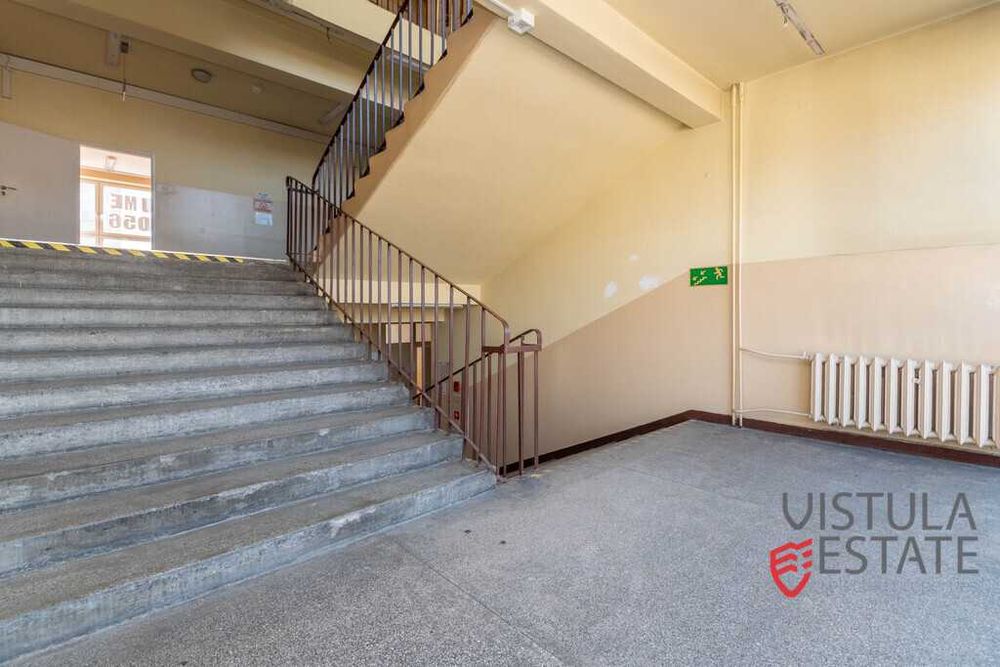 Budynek 2500 m2 + działka 1700 m2