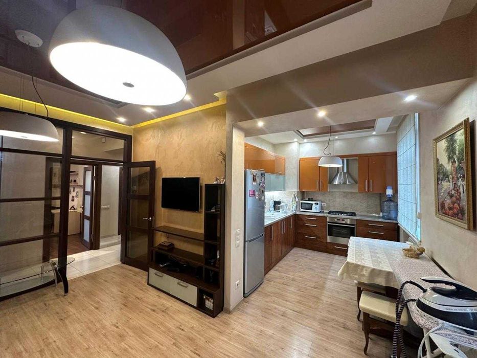 Продам уютную 3к сталинку на ул. Гончара 8.