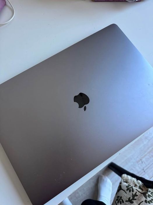MacBook Pro 16” (2019) – i9, 32GB RAM, 1TB SSD