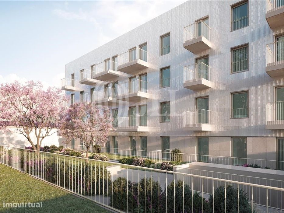 Apartamento T3 duplex com garagem, em Alvalade, Lisboa