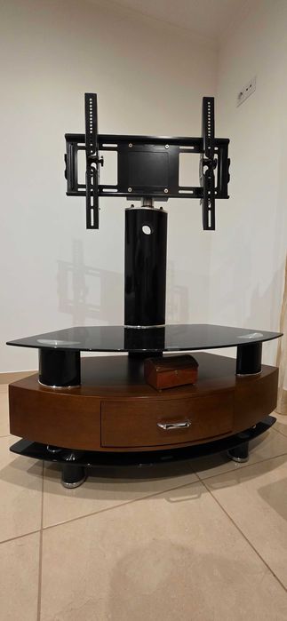Vendo Suporte de canto para TV  até 55 polegadas com 1 gaveta, poucos riscos, mas em muito bom estado. Preço 40€ e recolha em Castro Marim.