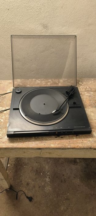 Gramofon Grundig bez igły