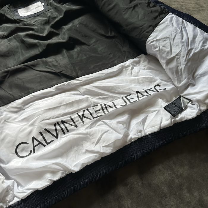 Пуховик Calvin Klein ( Size по бірці S, факт M ) Стан 9/10