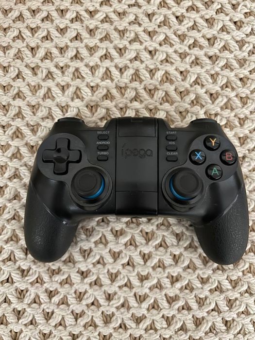 Геймпад універсальний iPega PG-9156
Грав з ним через програму Shooting