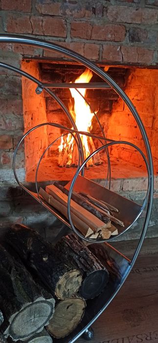 Дровниця для каміну з нержавіючої сталі в стилі лофт