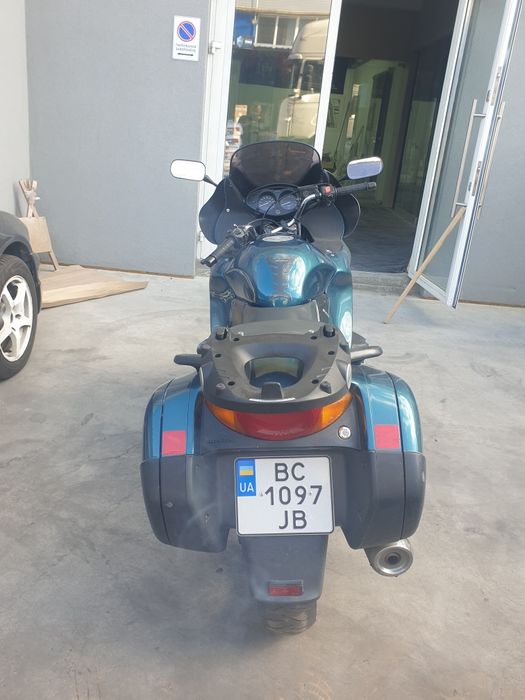 Honda deauville 650