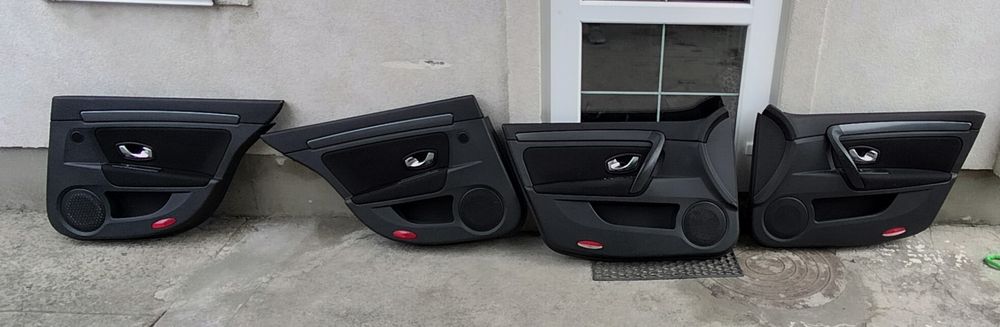 Карти , обшивка дверей Renault Laguna 3