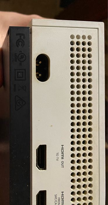 Konsola  Microsoft Xbox One S (model 1681)