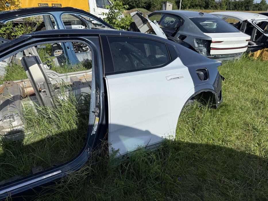 Чверті і частини кузова Volvo C 40, XC40 Polestar 2