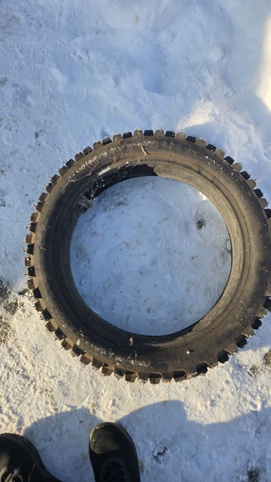 Opona z kolcami 140/80/18