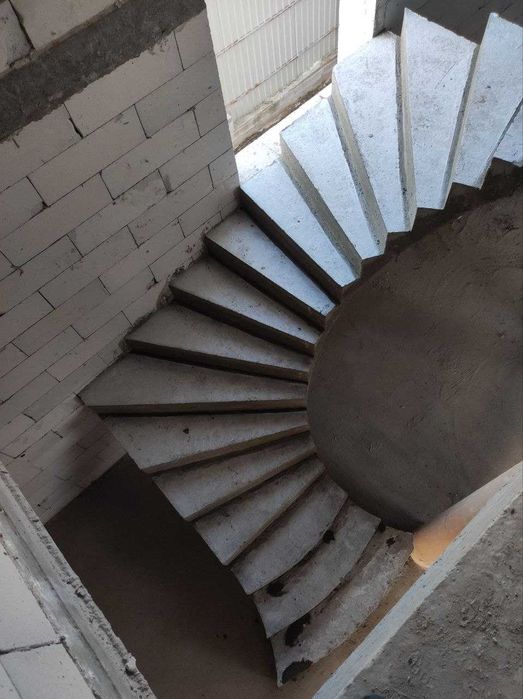 Сходи бетонні монолітні НЕДОРОГО Лестница ступеньки бетонные ФАСТОВ