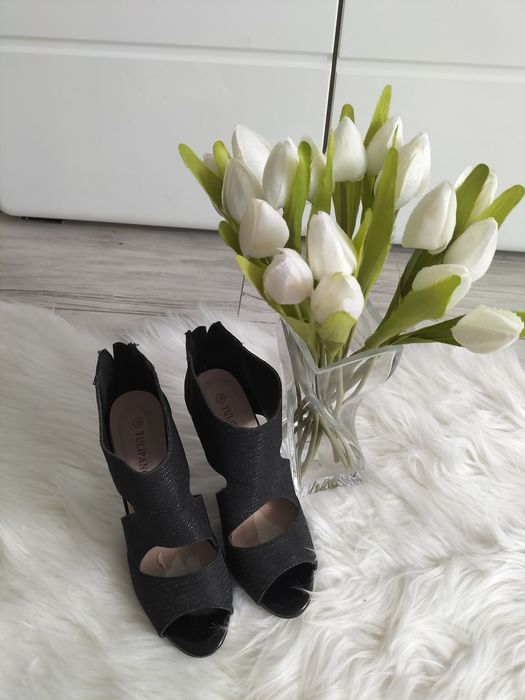 Buty czarne szpilki 38