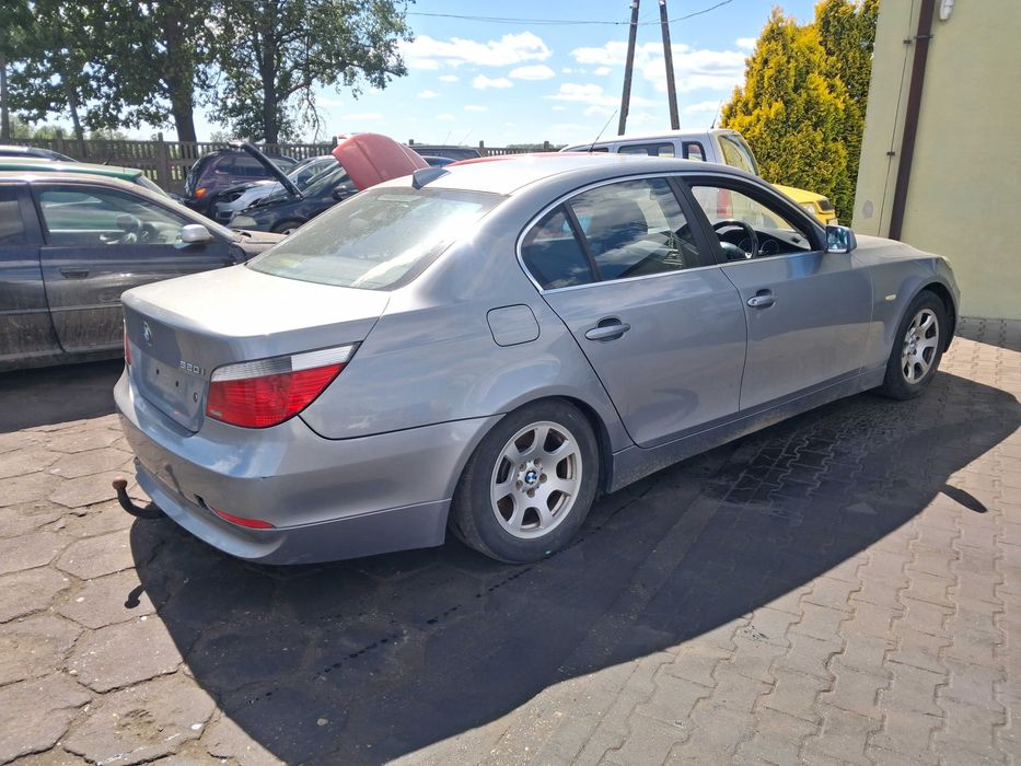 CAŁA NA CZĘŚCI BMW E60 2004 rok. 2.2 r6 Benzyna, kod lakieru: SILBERGRAU METALLIC