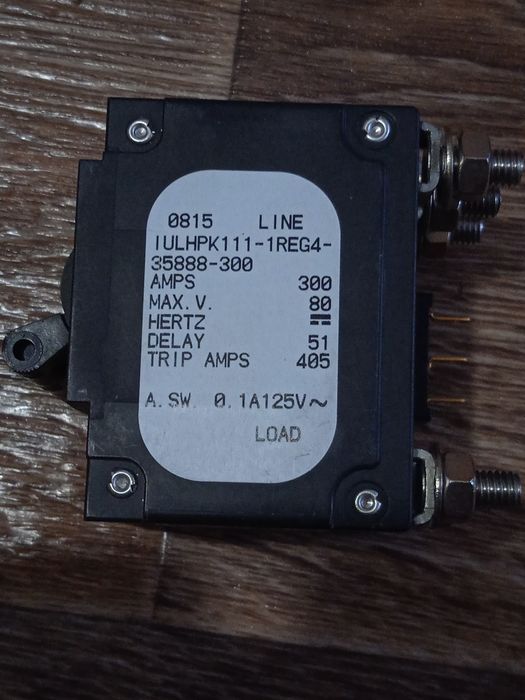 Потужні автоматичні вимикачі постійного струму   300А - 100А  80В