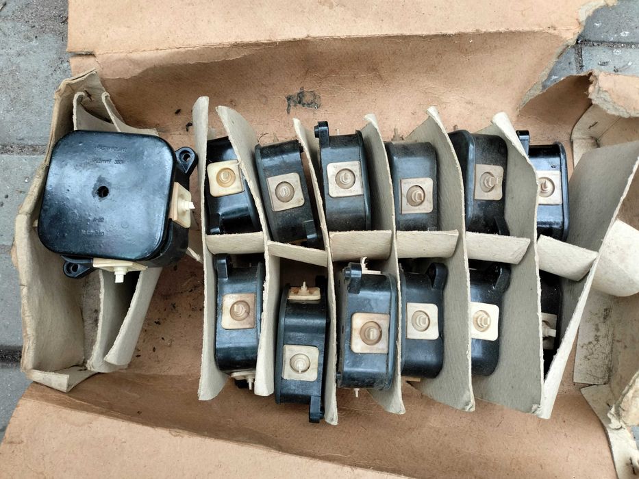 Puszki elektryczne natynkowe prl loft nowe