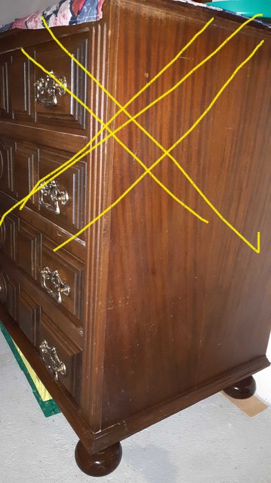 Cómoda de quarto antiga