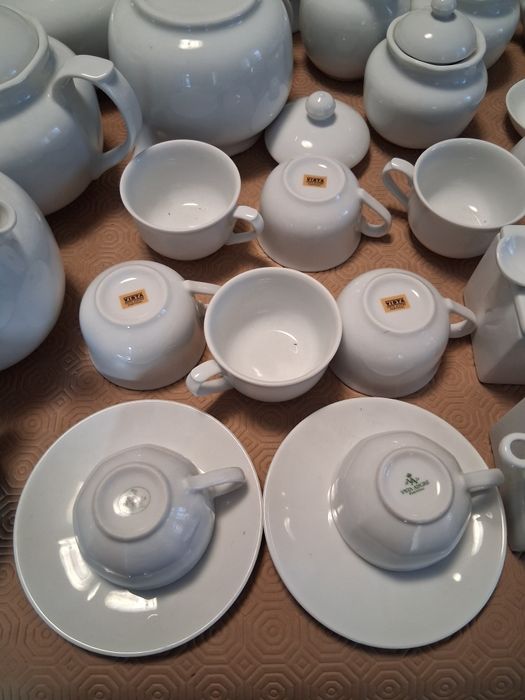 Louça Vista Alegre e outras para utilizar ou pintar