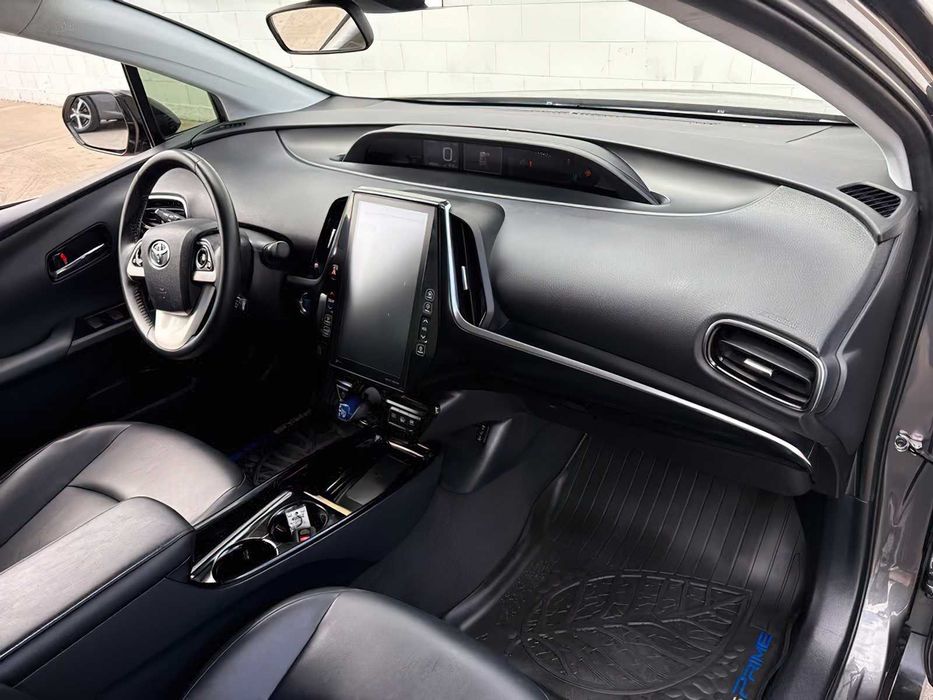 Toyota Prius Prime      2019