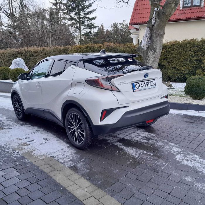 Toyota C-HR 2018 r. Hybryda niski przebieg