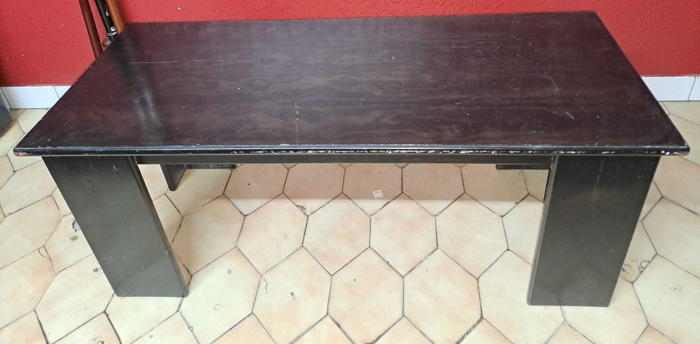 Conjunto sofás mesas e puffs