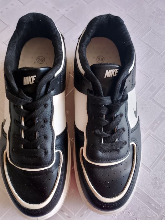 Buty sportowe damskie Nike rozmiar 39 wkładka 25
