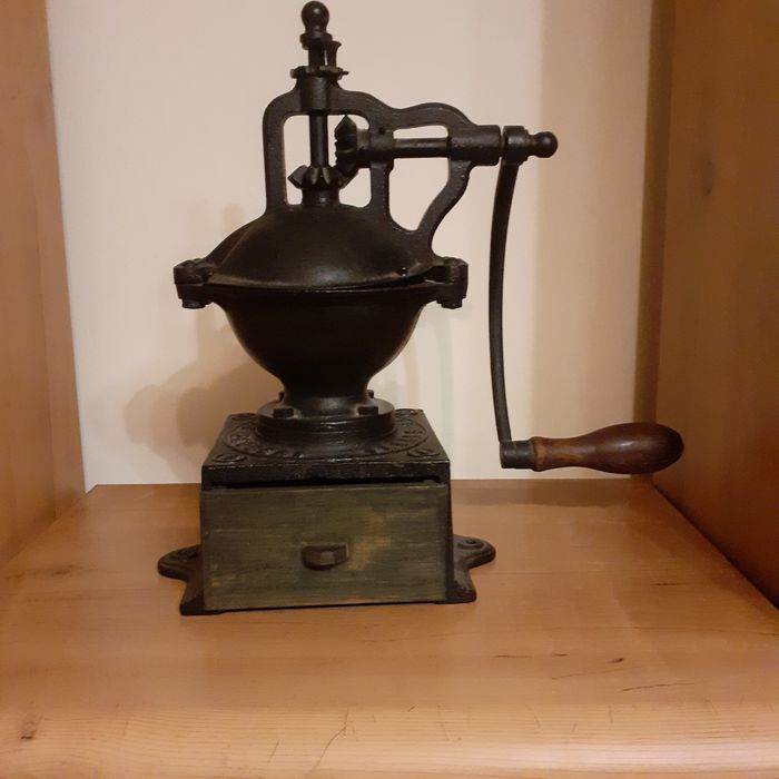 Stary młynek Peugeot Freres Brevetes S.G.D.G.t