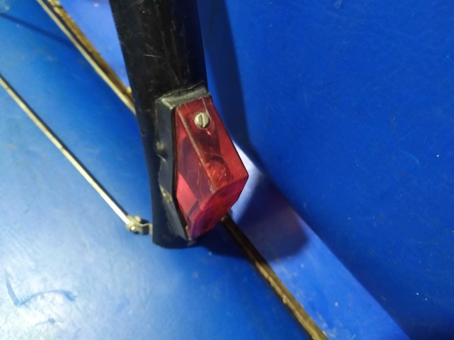 Крыло светлое-пластиковое 28й диаметр