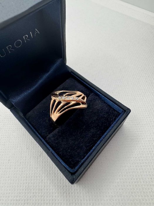 Piękny złoty pierścionek damski (14K) ażurowy
